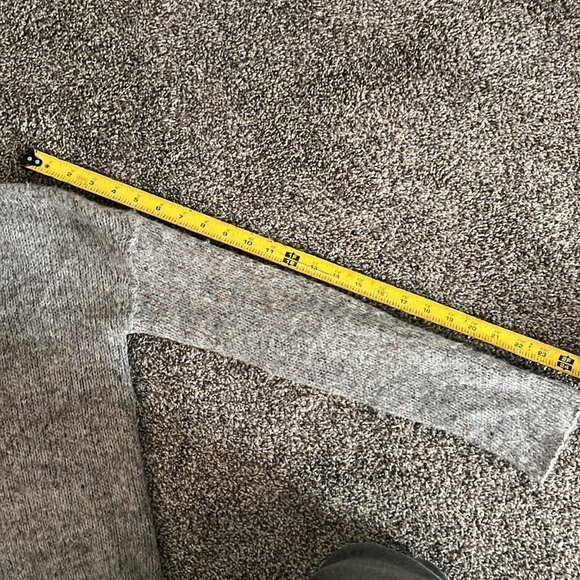 Babaton x ARITZIA V-neck Pullover Long Sleeve Sweater - Picture 10 of 11